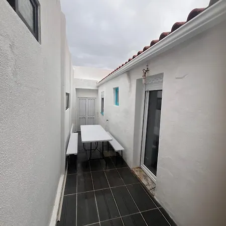 Semesterbostad Rare - House With Private Garage - Historic Center - 500 M - Max 6 People Peniche